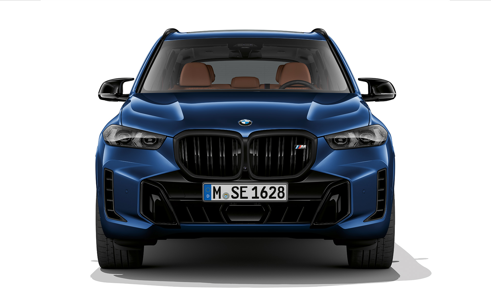 BMW X5 M60i xDrive G05 MP, lähikuva keulasta